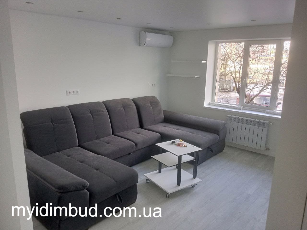 Дизайнерський ремонт вітальні: чистове оздоблення та освітлення